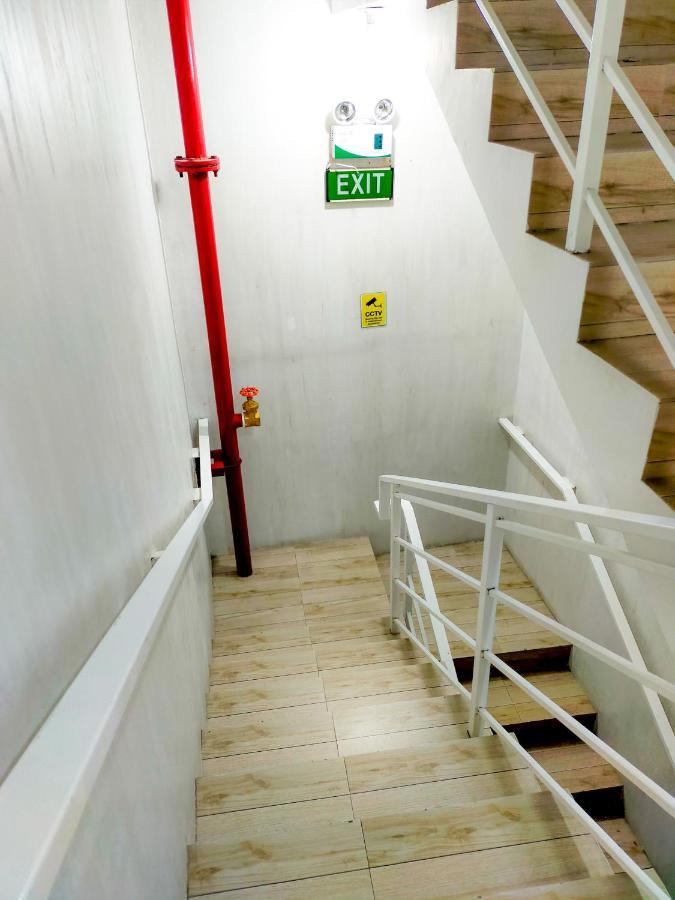 Pasay Centrale Hotel Экстерьер фото