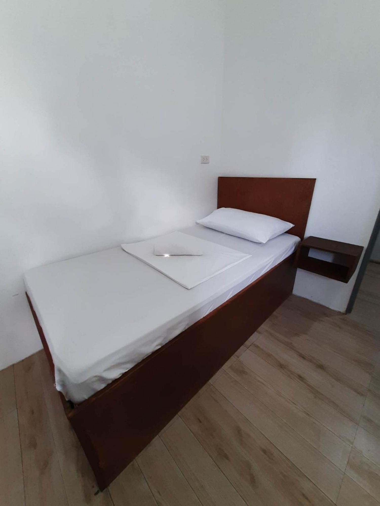 Pasay Centrale Hotel Экстерьер фото